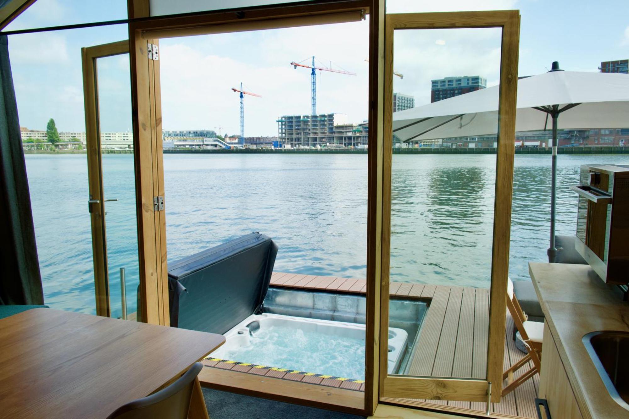Wikkelboats At Floating Rotterdam Rijnhaven Βίλα Εξωτερικό φωτογραφία